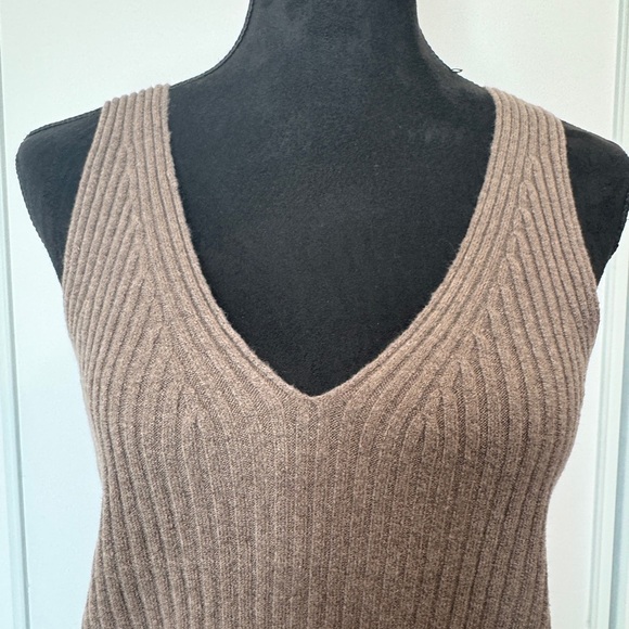 Gap Ribbed Knit Sleeveless Top Brown - Picture 6 of 10